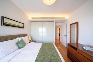 Superior Apartment, 2 Bedrooms, Kitchen, City View