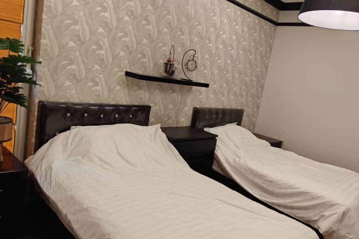 Cots/infant beds