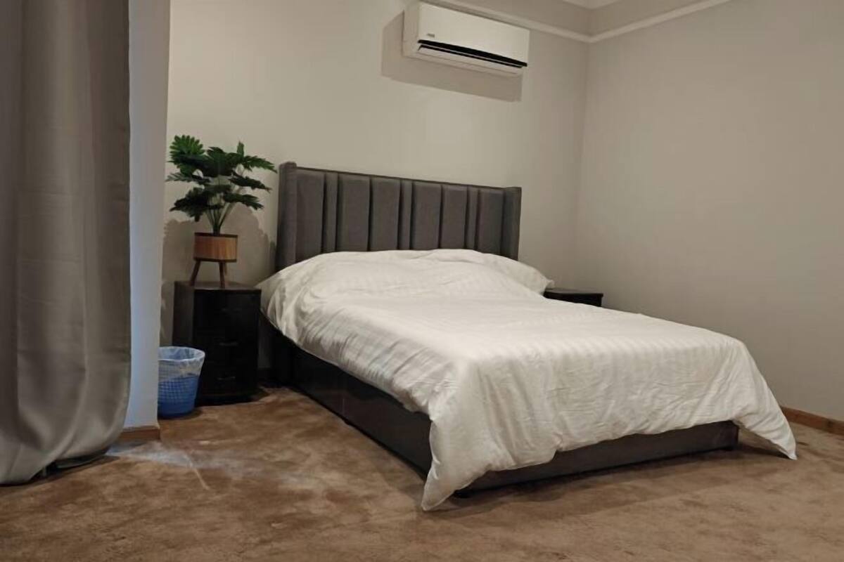 Cots/infant beds