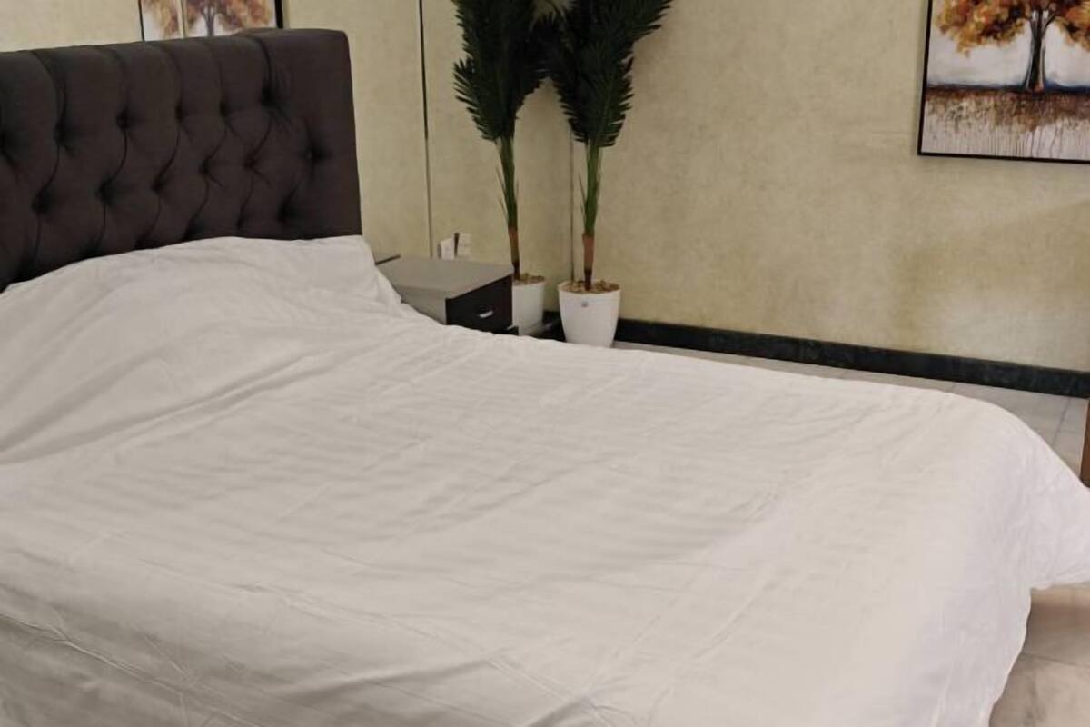 Cots/infant beds