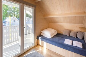 WiFi, bed sheets