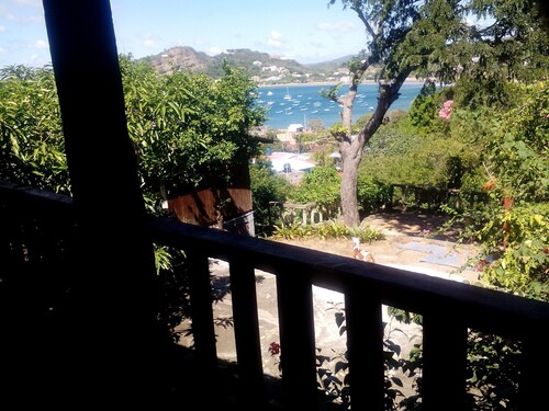 Bayview 2-bedr. rustic chalet close to beach and city center of San Juan del Sur