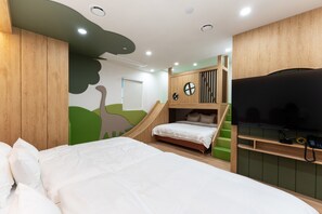 Family Royal Suite Room(King+Queen+Queen