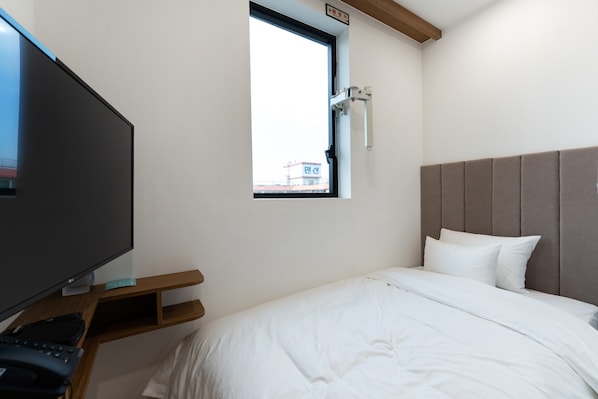 Standard Single Room, City View | Free WiFi