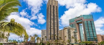 Waikiki 22nd Floor Studio Ocean & Mountain Views