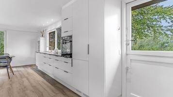 Fridge, microwave, oven, dishwasher
