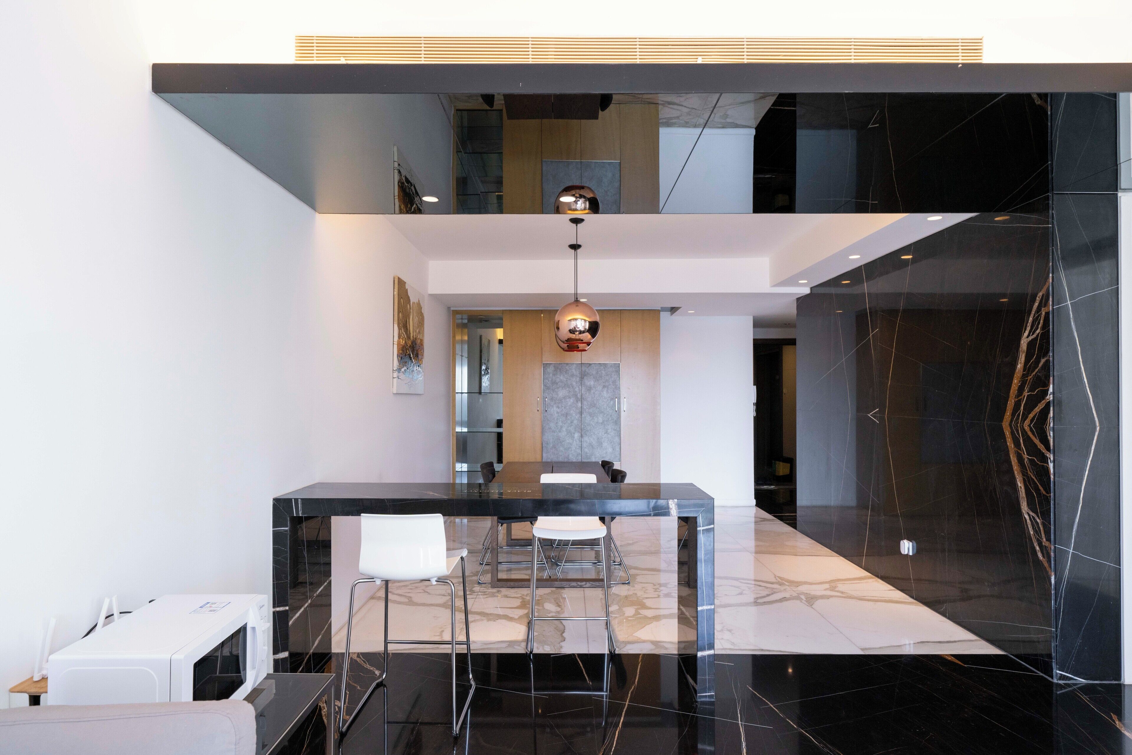 Superior Apartment, 2 Bedrooms, Kitchen, City View | Living room | Smart TV