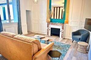 Unclassified image, 2 of 22, button - Charming studio, train station nearby (Tours)