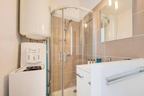 Bathroom - Charming studio, train station nearby (Tours)