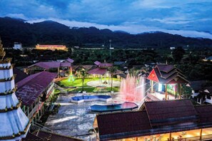 Exterior - Hometown of Dragon Hotel (Vang Vieng)