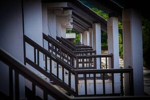 المنشأة من الخارج