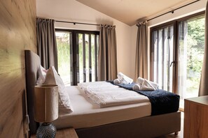 4 bedrooms, iron/ironing board, WiFi, bed sheets - Luxurious ski in - ski out chalet with private sauna (2) (Schmitten)