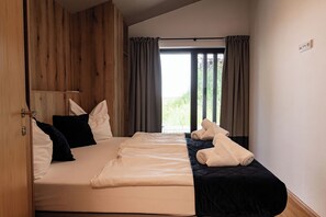 4 bedrooms, iron/ironing board, WiFi, bed sheets - Luxurious ski in - ski out chalet with private sauna (2) (Schmitten)