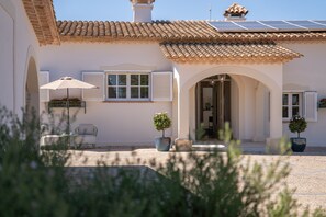 Exterior - Holiday Home 'Luxury Finca Es Moli Pool Tennis' with Mountain View, Wi-Fi and Air Conditioning (Ariany)