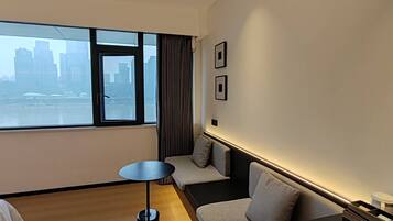 Superior Twin Room | Living area