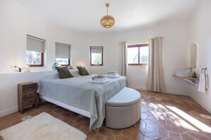 8 bedrooms, iron/ironing board, free WiFi, bed sheets - Casa da Paz by Amarantevillas (Algoz)