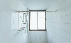 Double Room | Bathroom | Shower, towels, soap, shampoo