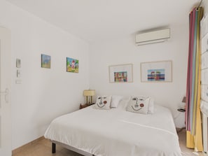 2 quartos, ferros/tábuas de passar roupa, Wi-Fi de cortesia