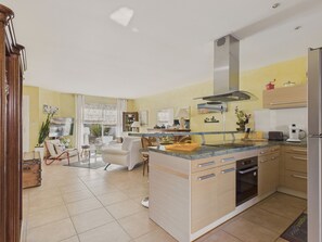 Refrigerador, microondas, horno y lavavajillas 