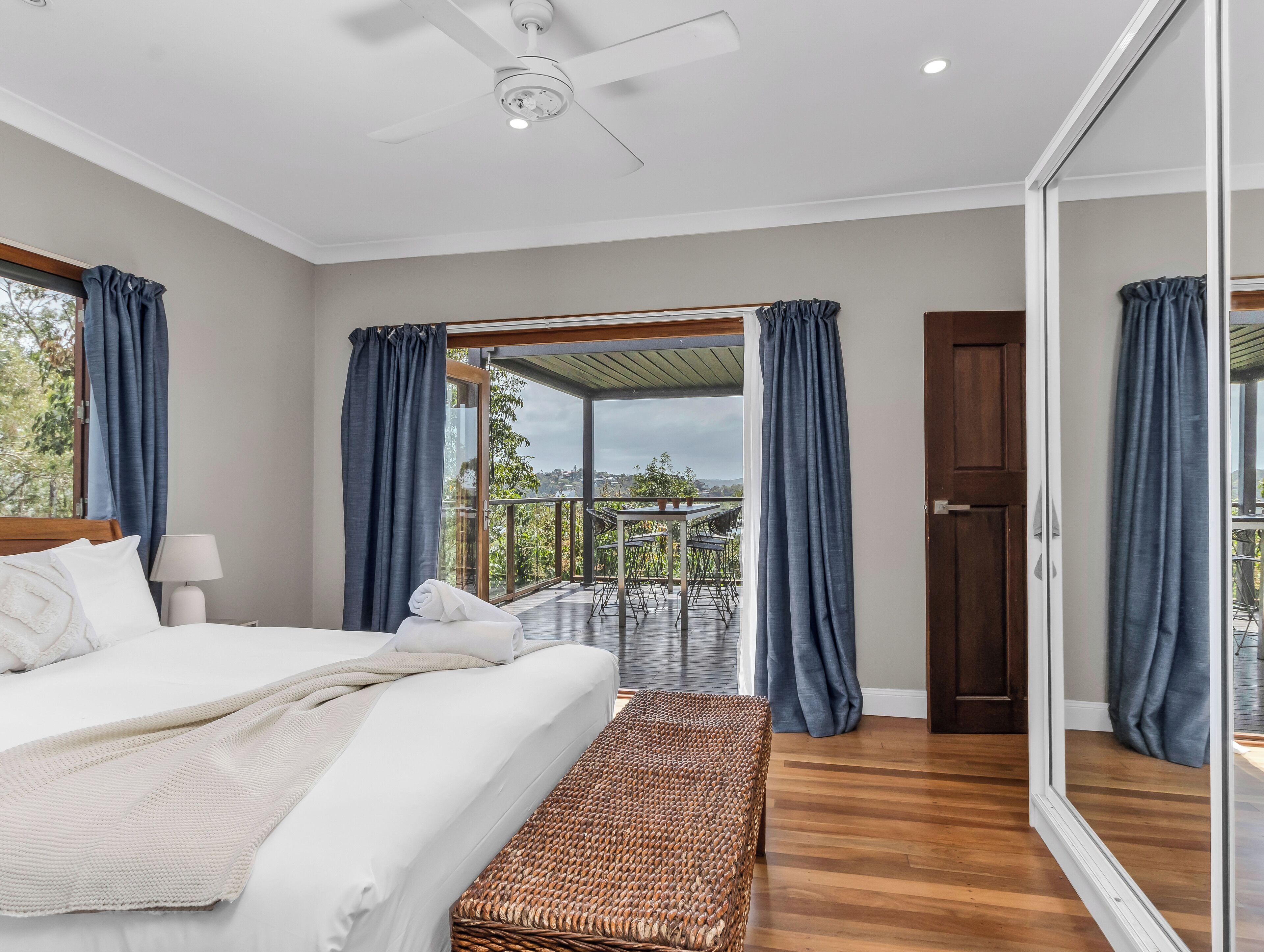 Casa, 3 quartos, sacada, vista para o rio | Ferros/tábuas de passar roupa, Wi-Fi de cortesia, roupa de cama