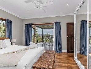 House, 3 Bedrooms, Balcony, River View