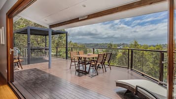 House, 3 Bedrooms, Balcony, River View | Balcony