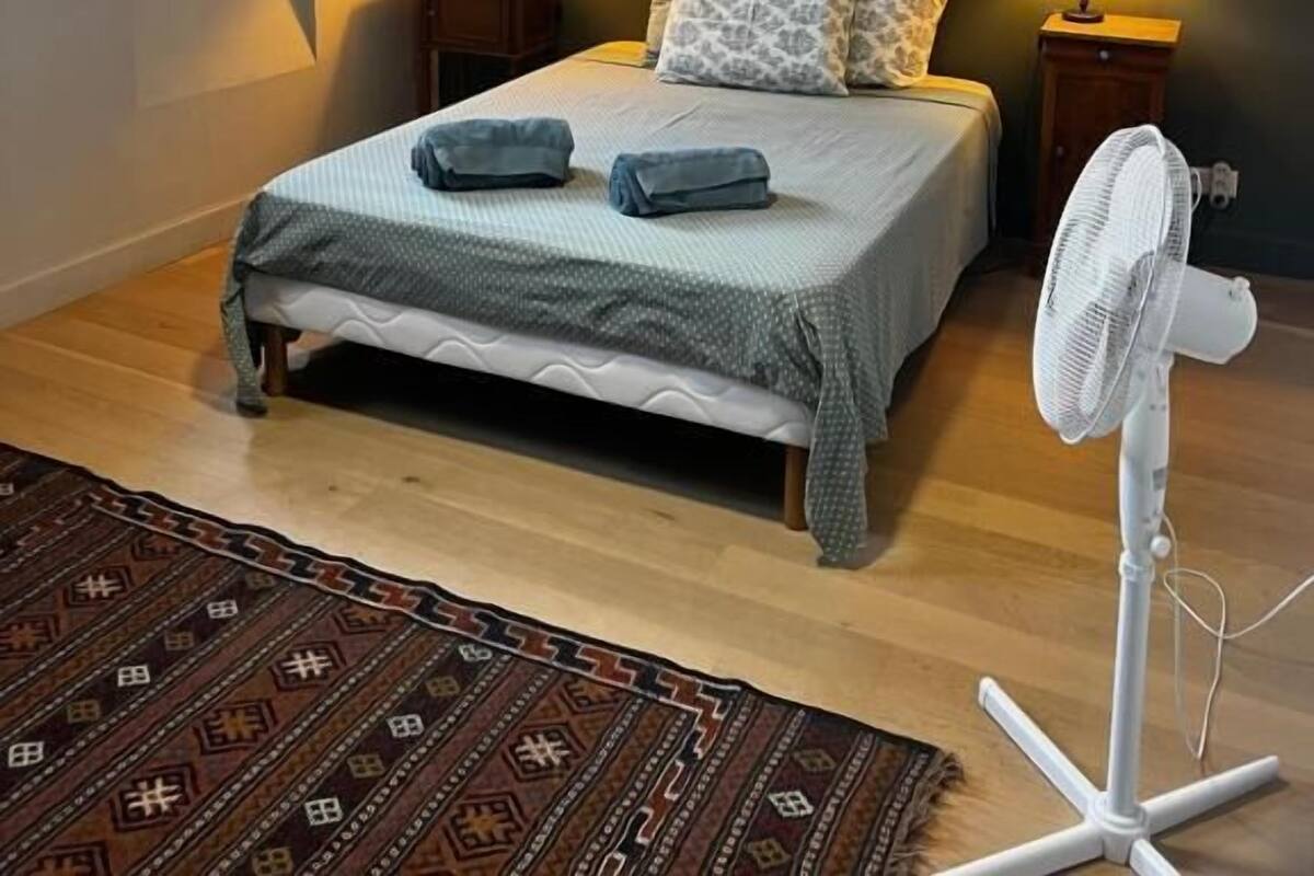 Double Room, City View | Blackout drapes, WiFi (free)