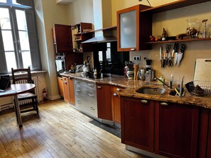 Shared kitchen - MAISON GALLY (Carcassonne)