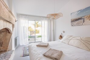 4 bedrooms, WiFi, bed sheets