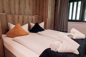 4 chambres, fer et planche Ă repasser, Wi-Fi, draps fournis