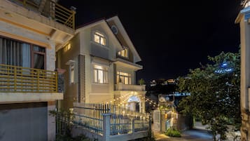 Mặt tiền nơi lưu trú