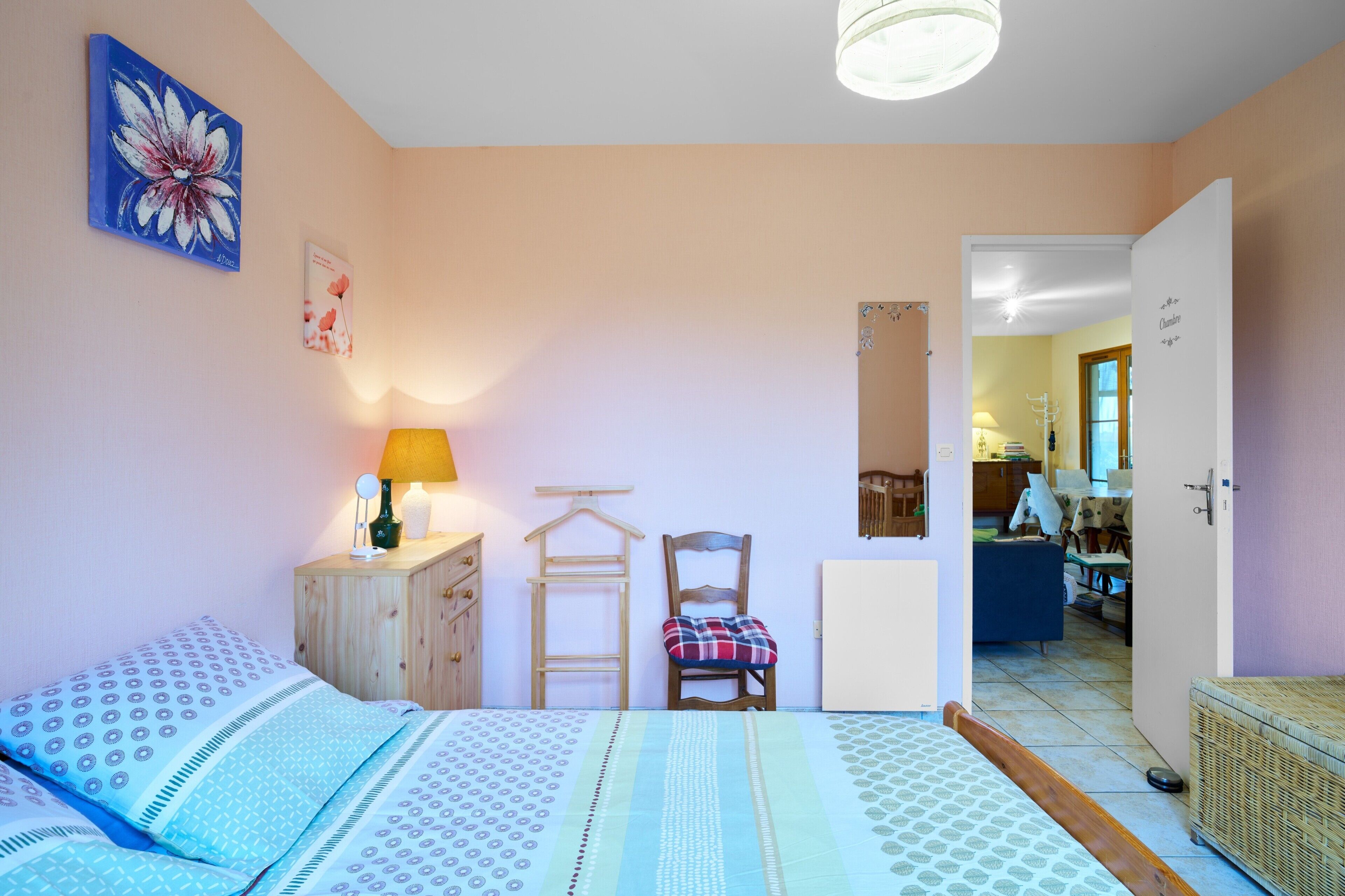 2 makuuhuonetta, silitysrauta/-lauta, Wi-Fi, vuodevaatteet