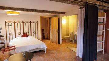 Individually furnished, bed sheets