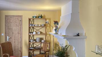 Chambre Double Luxe, Vue Chateau | Ruang tamu | Lantai dipanaskan