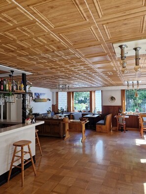 Bar (in der Unterkunft)