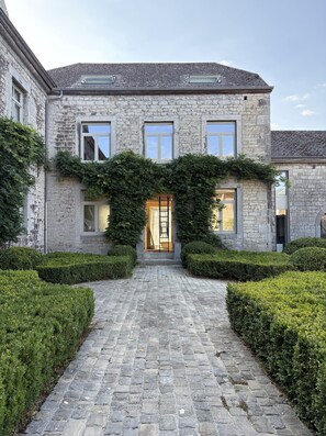 Exterior - 3 bedroom house with Jacuzzi (Hotton)