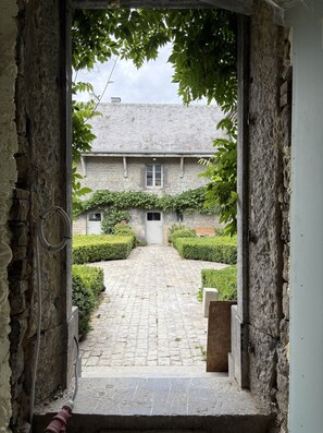 Property grounds - 3 bedroom house with Jacuzzi (Hotton)