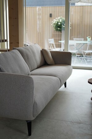 Living area - 3 bedroom house with Jacuzzi (Hotton)