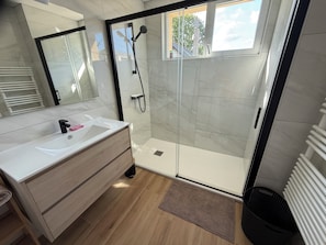 Shower, towels