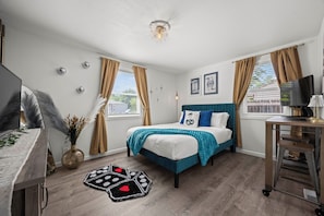 3 bedrooms, desk, iron/ironing board, free WiFi