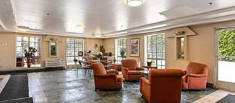 Paradise Lodge - Canoga Park