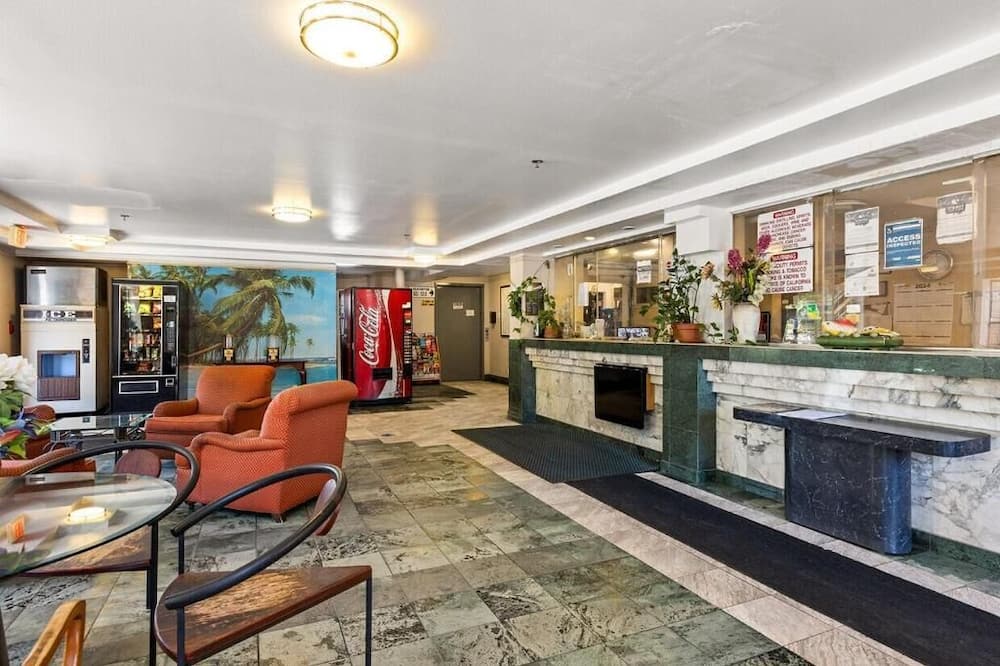 Paradise Lodge - Canoga Park