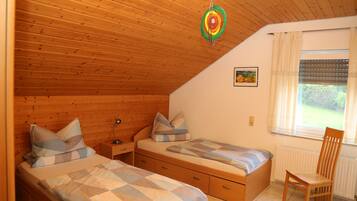 2 bedrooms, in-room safe, iron/ironing board, free WiFi