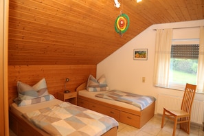2 bedrooms, in-room safe, iron/ironing board, free WiFi