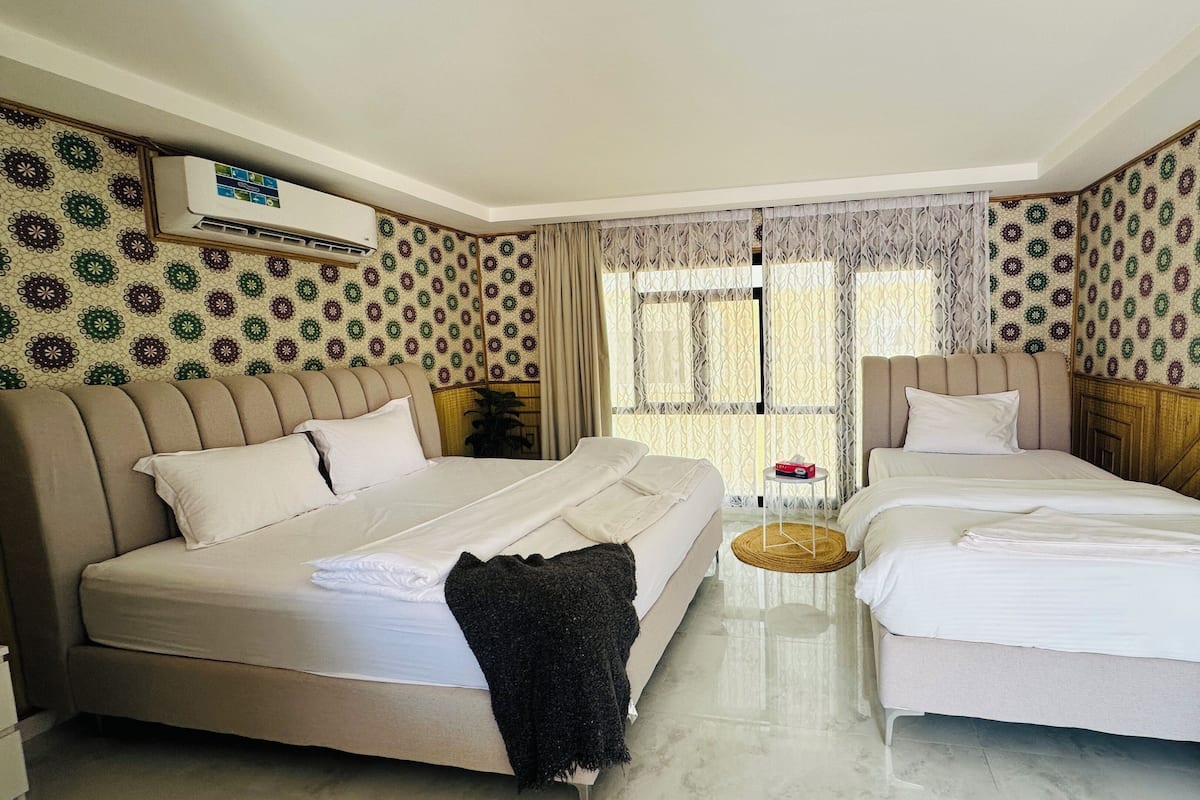 Triple Room, Balcony, Desert view
