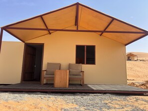 Premium Tent | Desert view