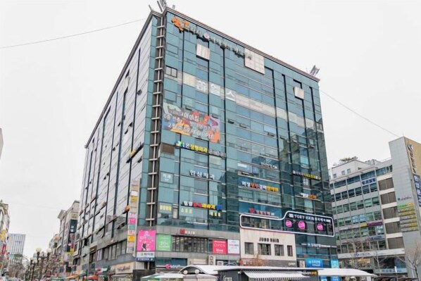 Unclassified image, 1 of 8, button - Hwajung hotel jun (Goyang-si)