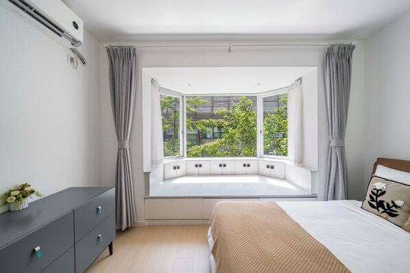 Superior Apartment, 3 Bedrooms, Balcony, City View | Iron/ironing board, free WiFi