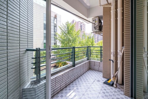 Tyms Stylish 3BR 2BA Apt Xujiahui Shops