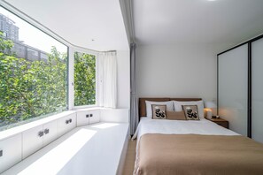 Superior Apartment, 3 Bedrooms, Balcony, City View | Iron/ironing board, free WiFi